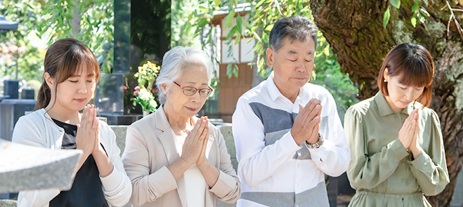 名古屋市で創業五十四年。「石材匠実乃」の四日市市店では、長年にわたり墓石やお墓、記念碑の製作に携わりながら、地域の皆様との信頼関係を、築いて参りました。